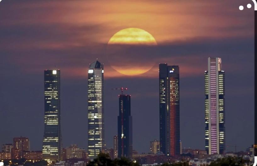 De Frente A 4 Torres, Habitacion Con Bano Hotel Madrid Buitenkant foto